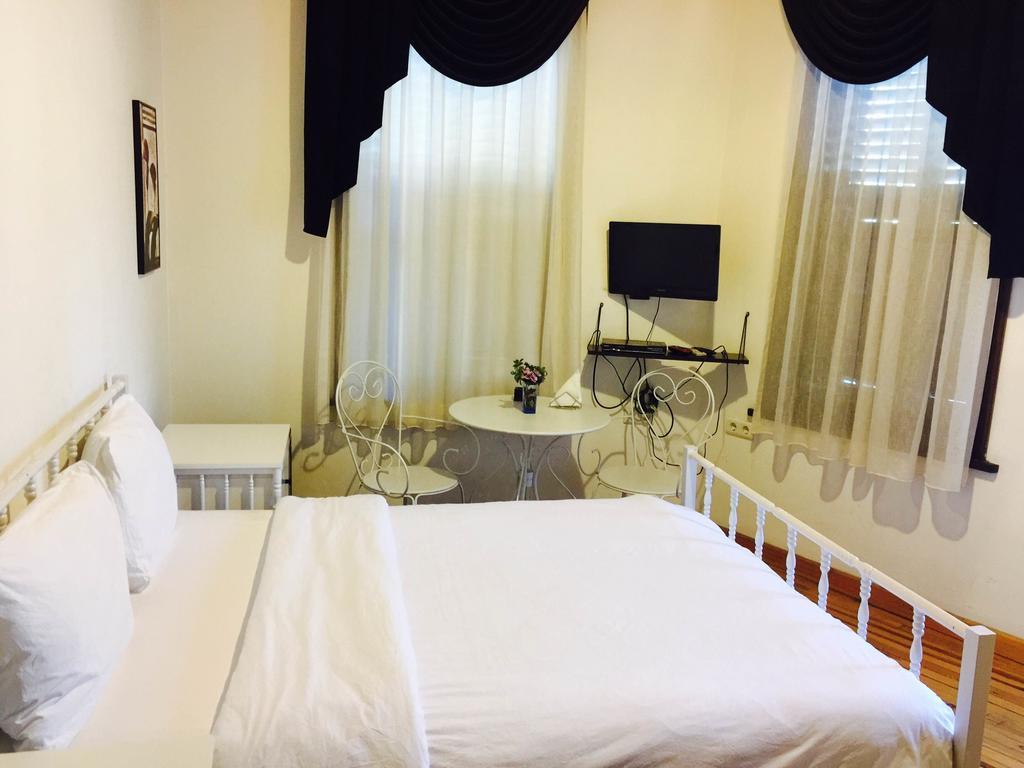 Pastor Historical Apart-Hotel The Gulf Of Izmir Exteriör bild
