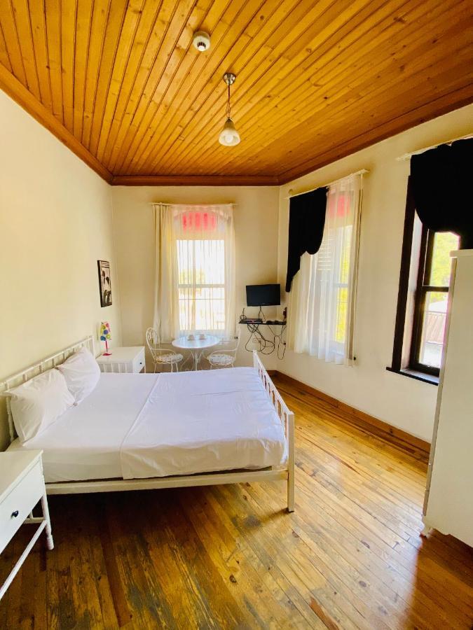 Pastor Historical Apart-Hotel The Gulf Of Izmir Exteriör bild